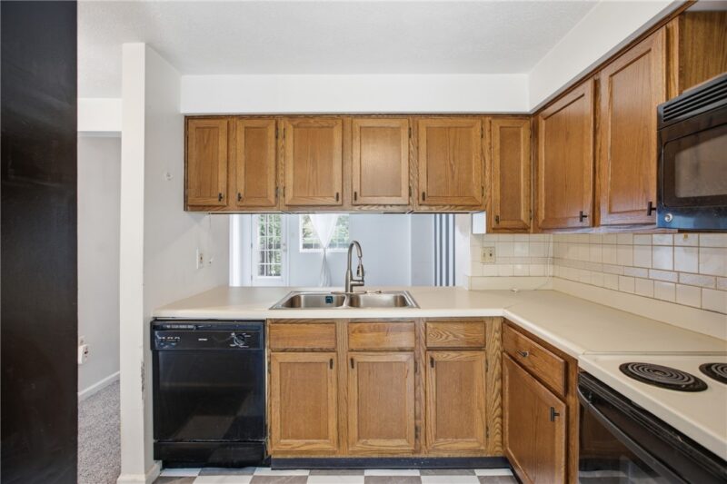 126 Rossmor CT — photo 7