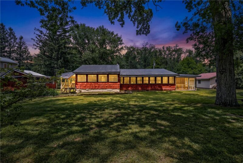 723 Barron Lane — photo 2