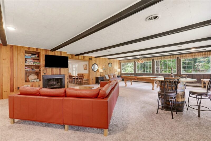 723 Barron Lane — photo 8