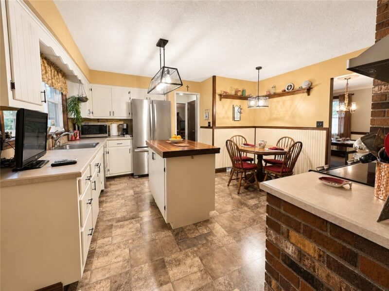 739 Melody Ln — photo 3