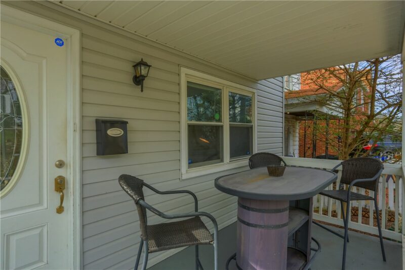 323 Virginia Ave — photo 2