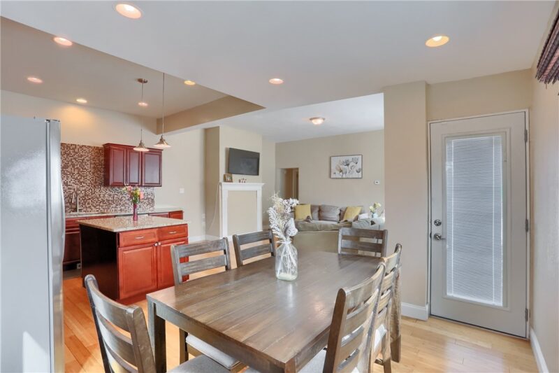 323 Virginia Ave — photo 5