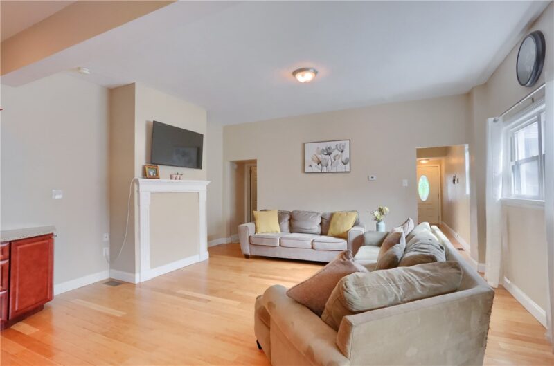 323 Virginia Ave — photo 8