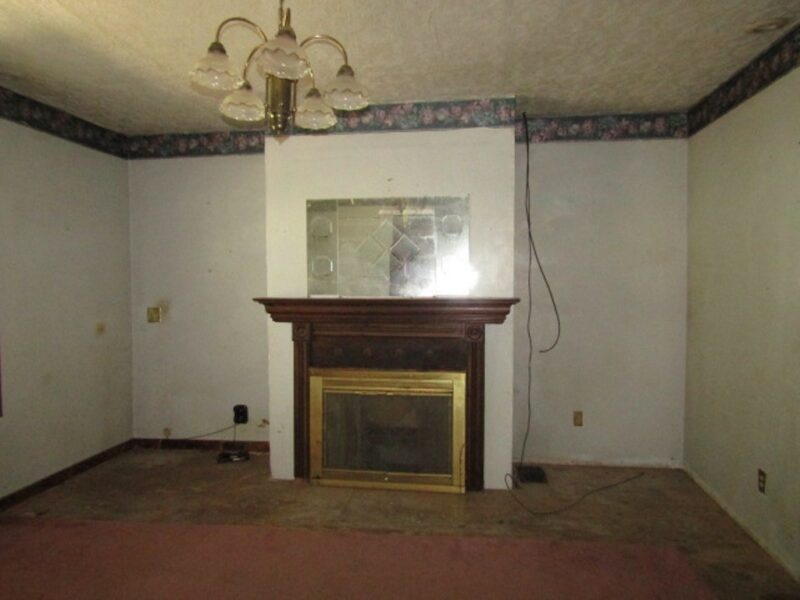 118 Center Ave — photo 4