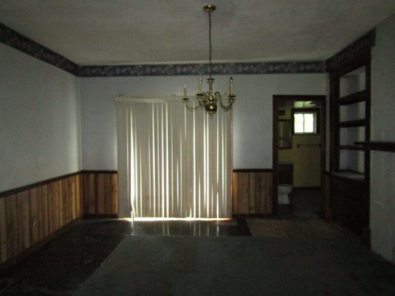 118 Center Ave — photo 8