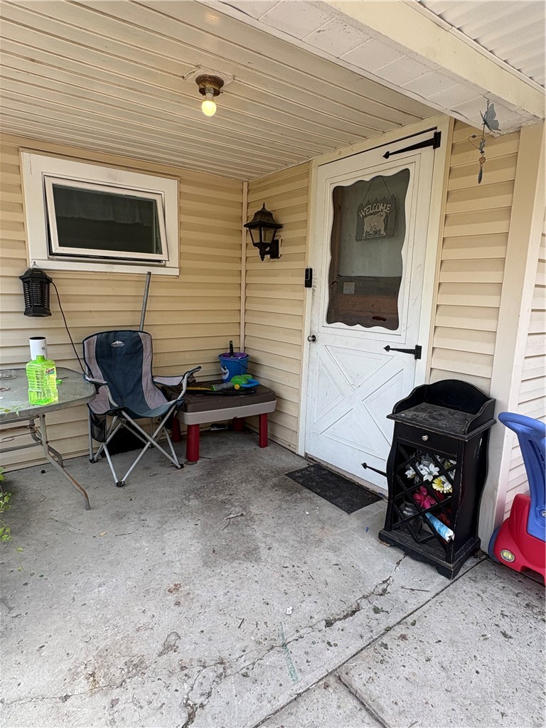 209 Howard St — photo 4