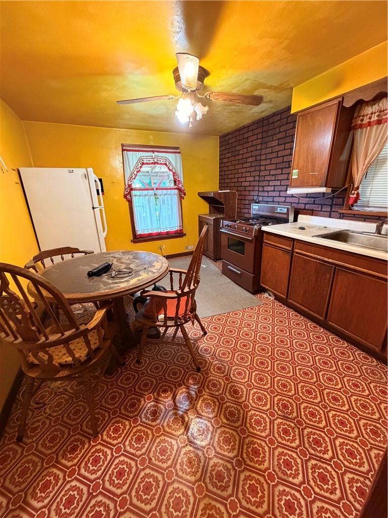 329 Highland Ave — photo 6