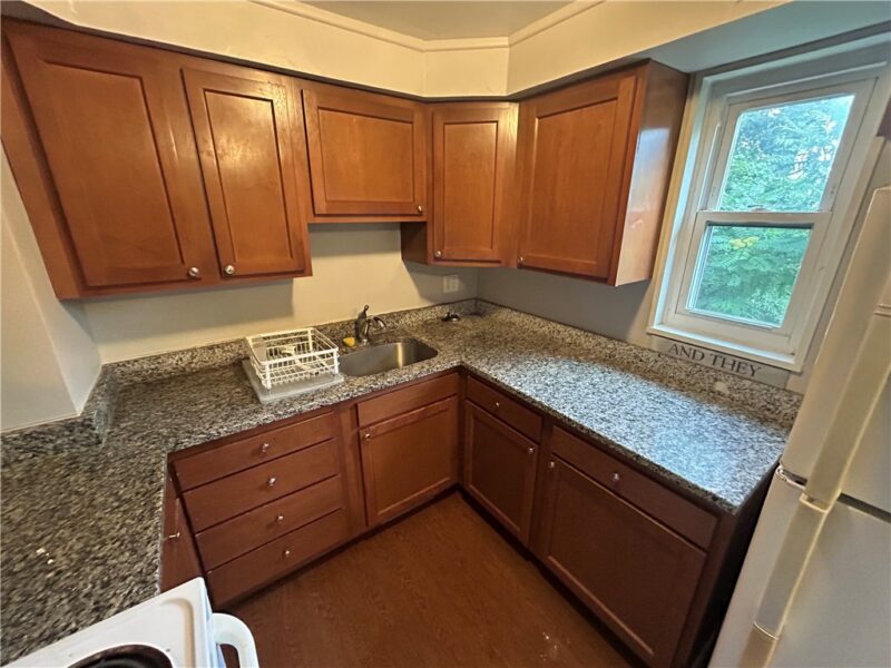 210 Erhardt Dr — photo 2