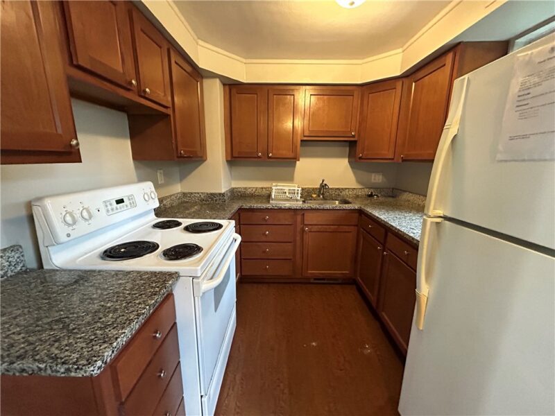 210 Erhardt Dr — photo 3