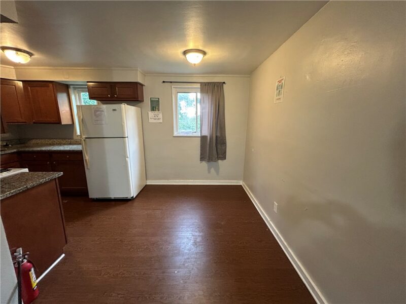 210 Erhardt Dr — photo 6