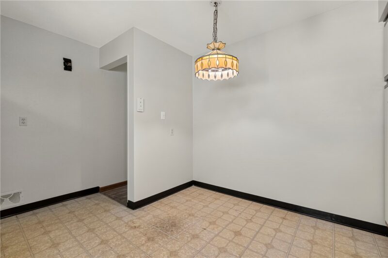 1056 Logan Road — photo 7
