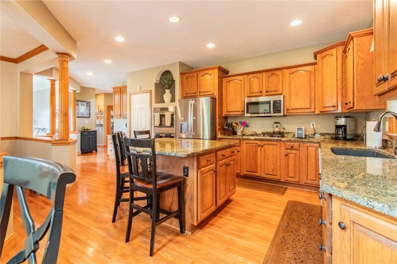 402 Honey Locust Dr — photo 4