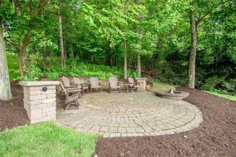 402 Honey Locust Dr — photo 5