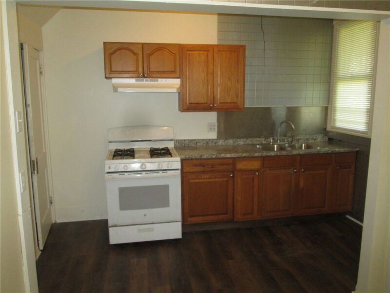 1200 Holmes St — photo 7