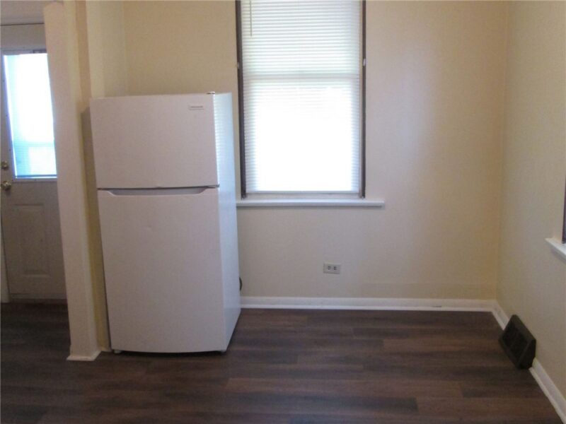 1200 Holmes St — photo 8