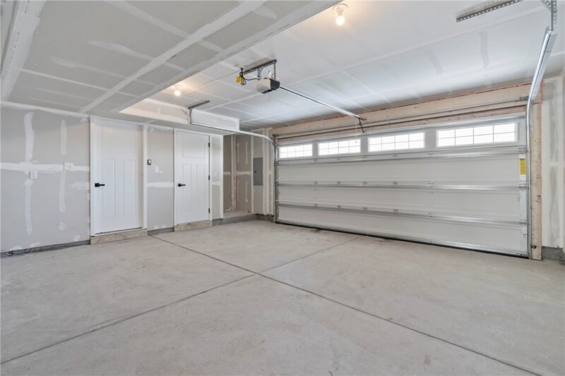 1196 Olivia Drive — photo 3