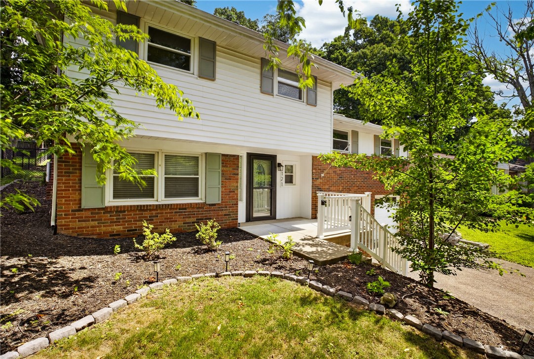 121 S Jamestown Rd — photo 1