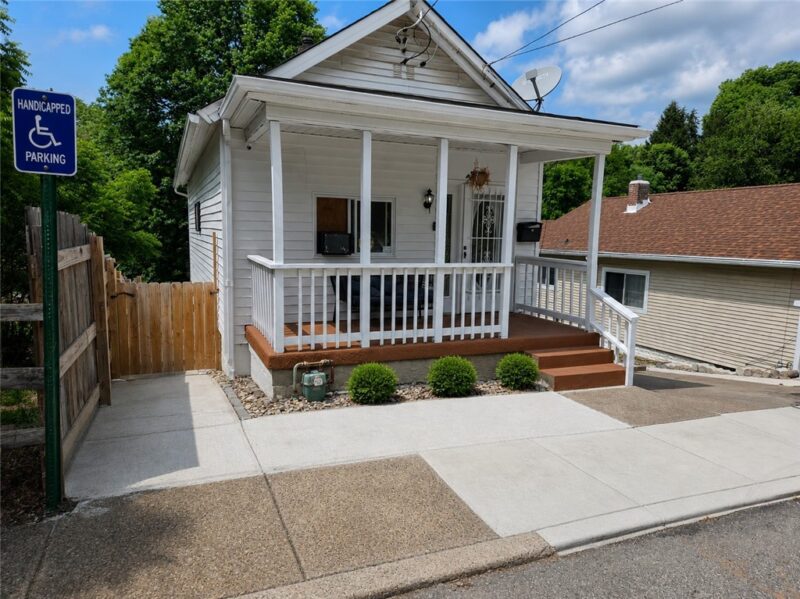246 Freidel St — photo 2