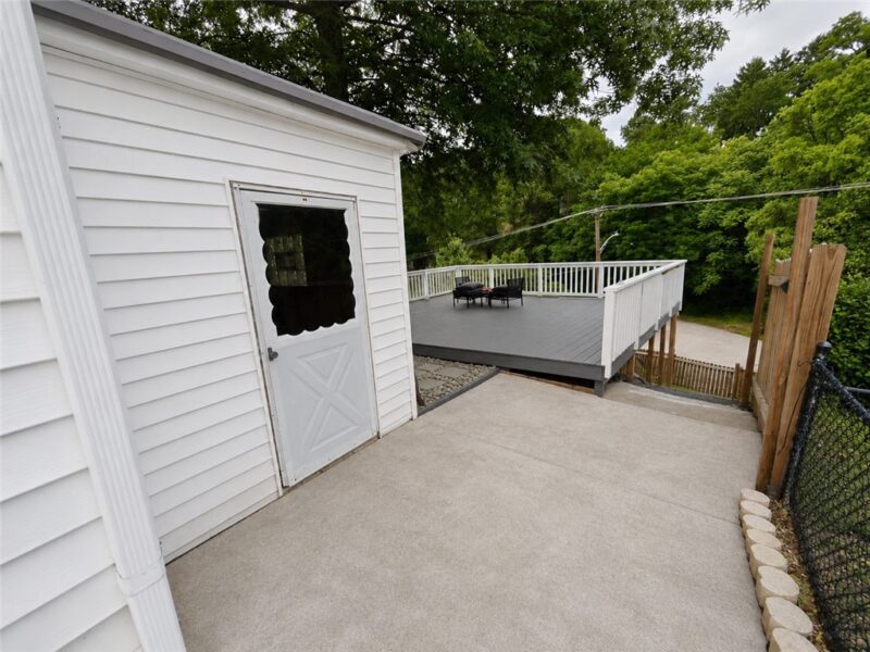 246 Freidel St — photo 3