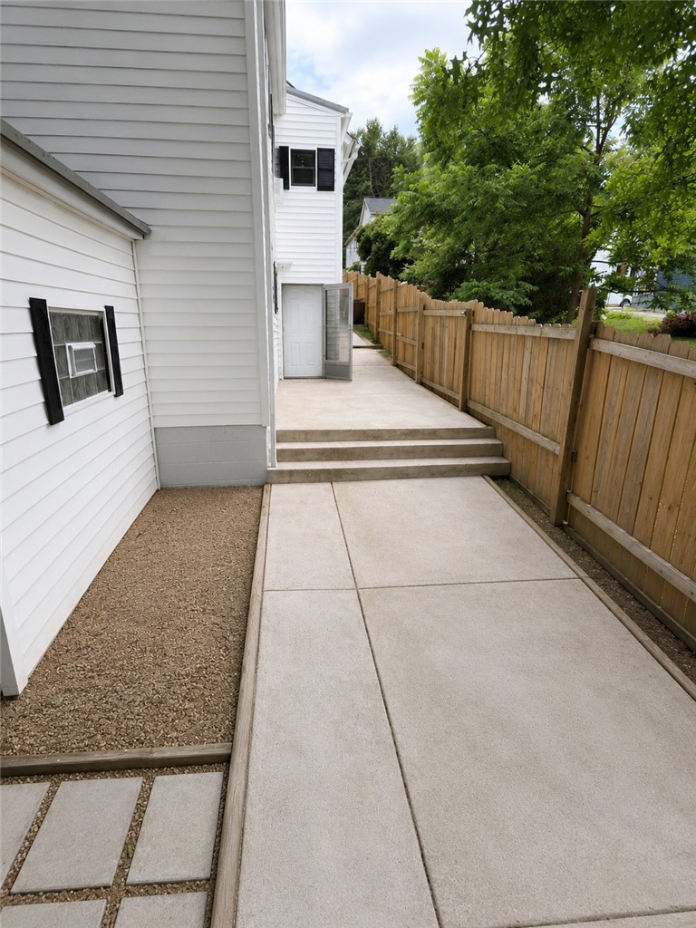 246 Freidel St — photo 4