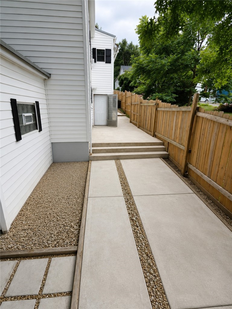 246 Freidel St — photo 6