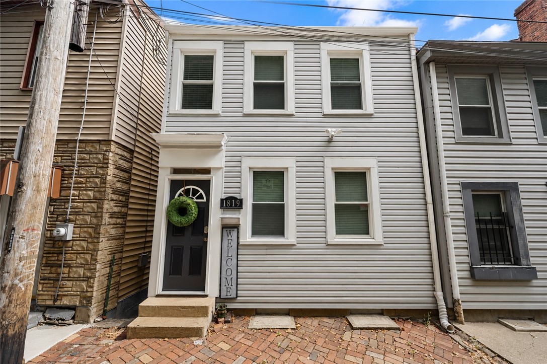 1819 Edwards Way — photo 1