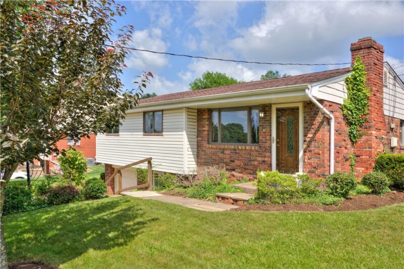 609 Bluestone Drive — photo 3