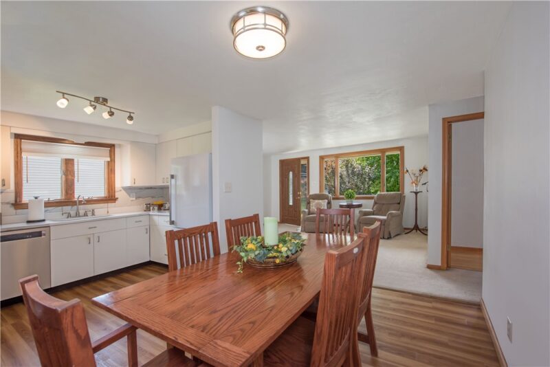 609 Bluestone Drive — photo 7