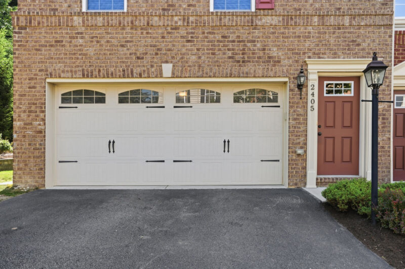 2405 Pointe View Dr — photo 3