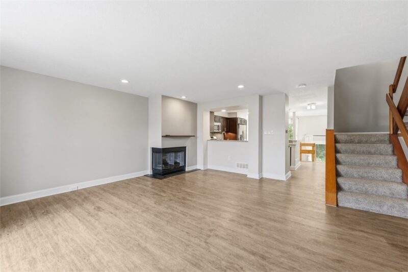 2736 Meadowcrest Ct — photo 4