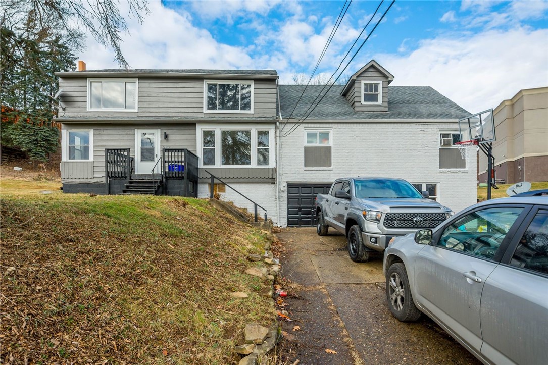 527 Orchard Dr — photo 1