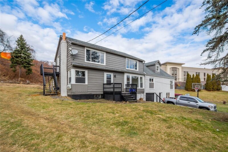 527 Orchard Dr — photo 2