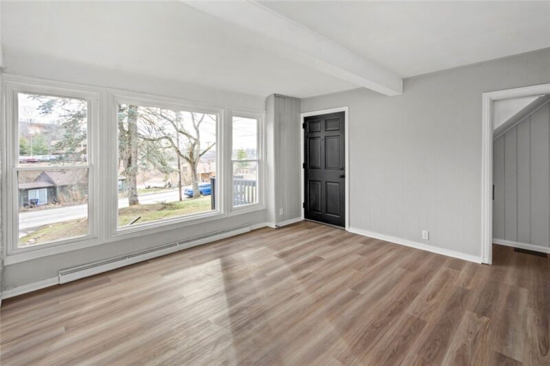 527 Orchard Dr — photo 3