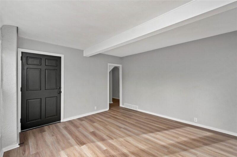 527 Orchard Dr — photo 5