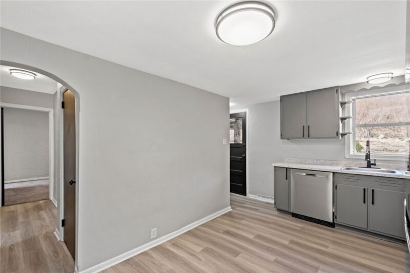 527 Orchard Dr — photo 8