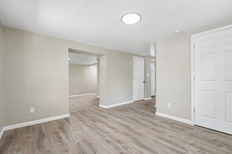 560 Mortimer Avenue — photo 6