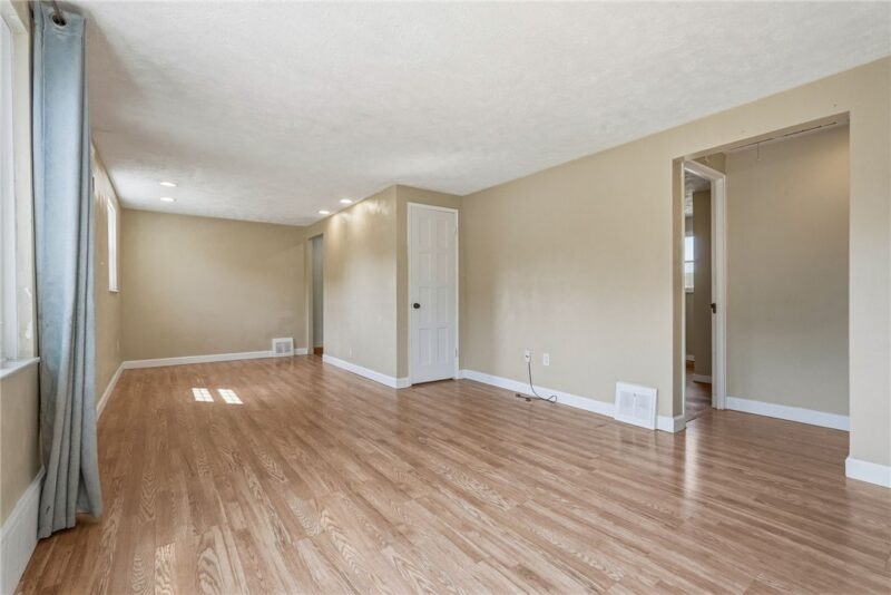 181 Castle Road — photo 6
