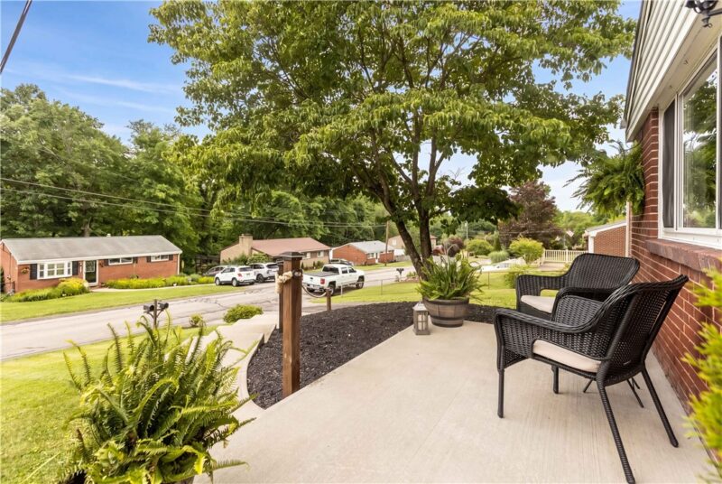 3513 W Stag Drive — photo 2