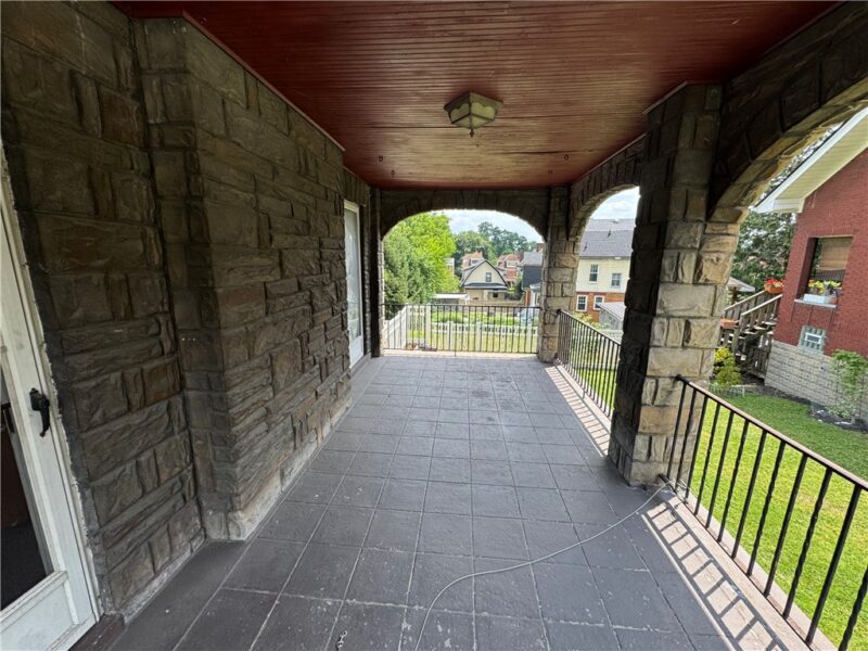79 Grant Ave — photo 3