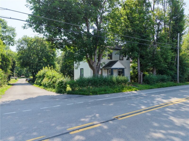 204 Clarksville St — photo 3