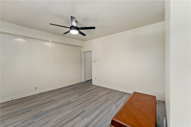 2722 Mission St — photo 6