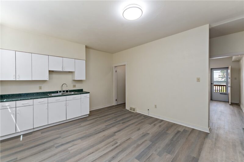 2722 Mission St — photo 7