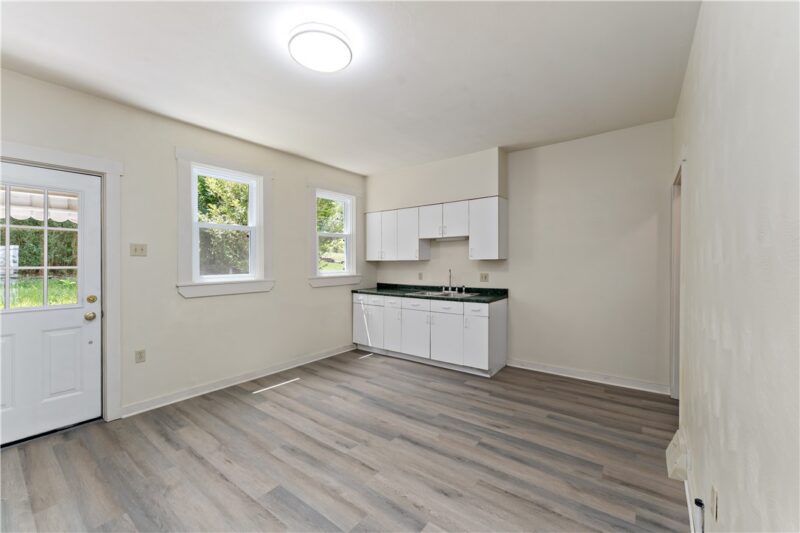 2722 Mission St — photo 8