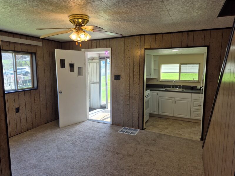 1150-1152 Springdale Dr — photo 2