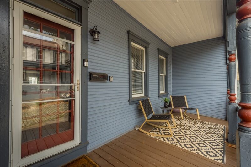 1207 Linden Pl — photo 3