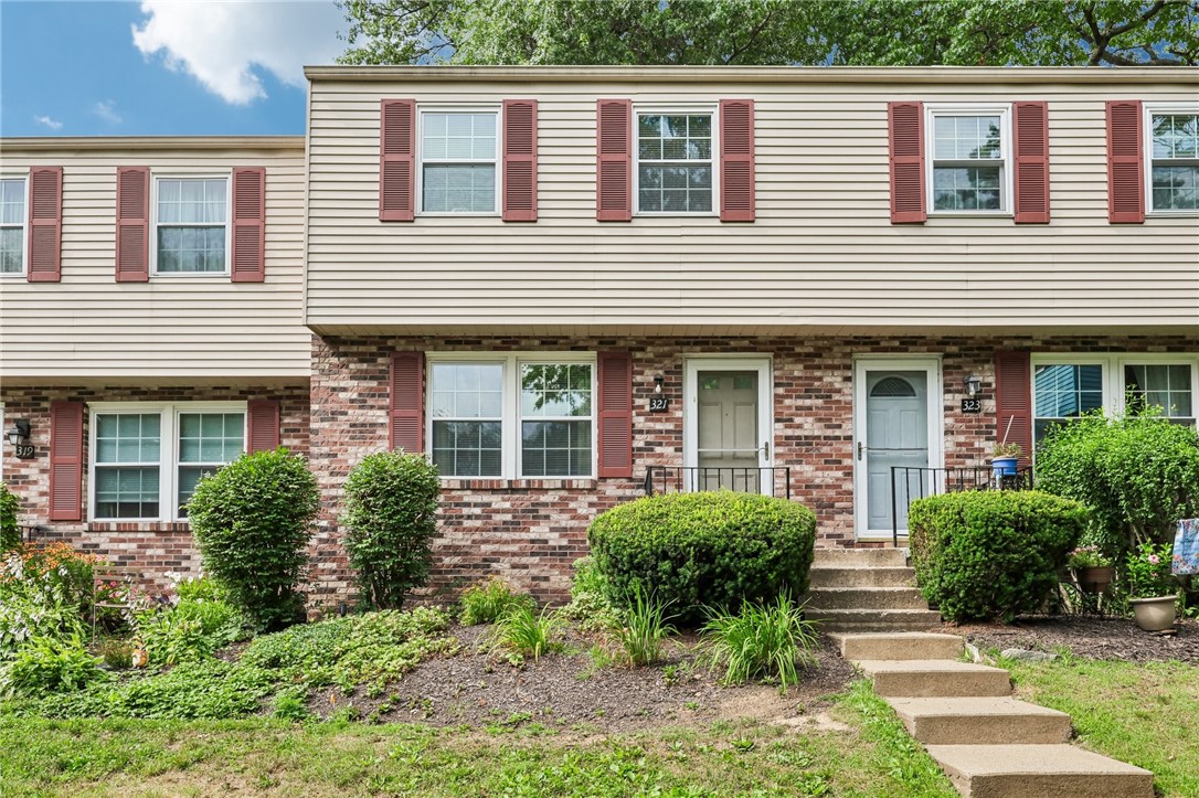 321 Laporte Ct — photo 1