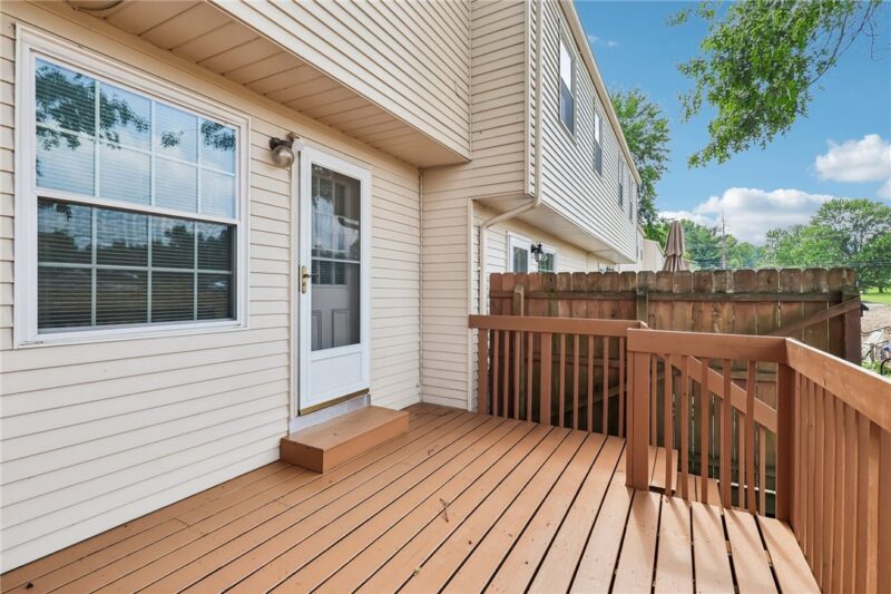 321 Laporte Ct — photo 7