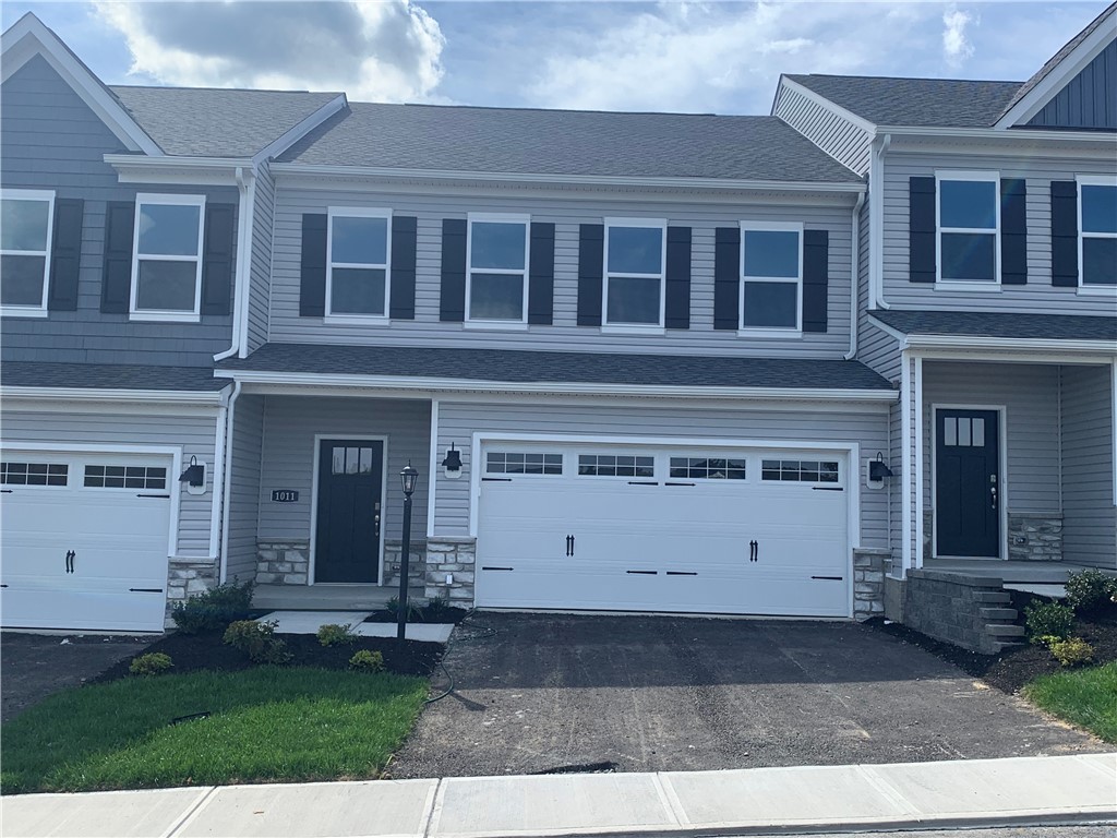 1011 Darcy Drive — photo 1