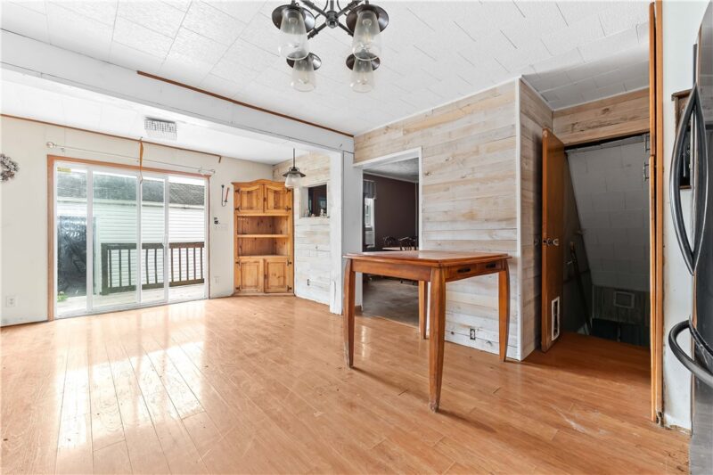 412 Commercial Ave — photo 4