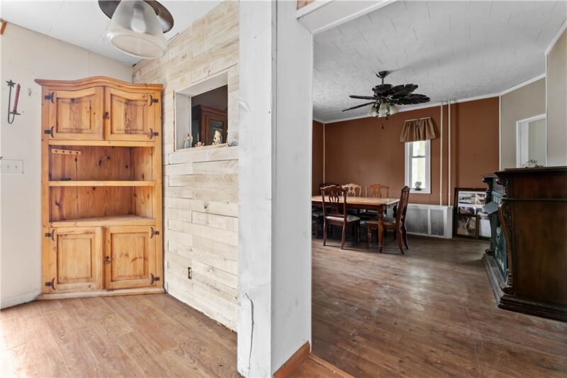 412 Commercial Ave — photo 5